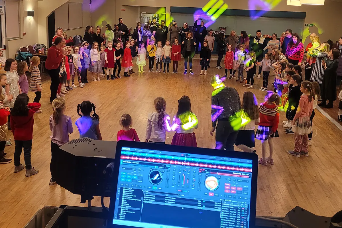 Kids Party Entertainment Youghal Face Painter and DJ
